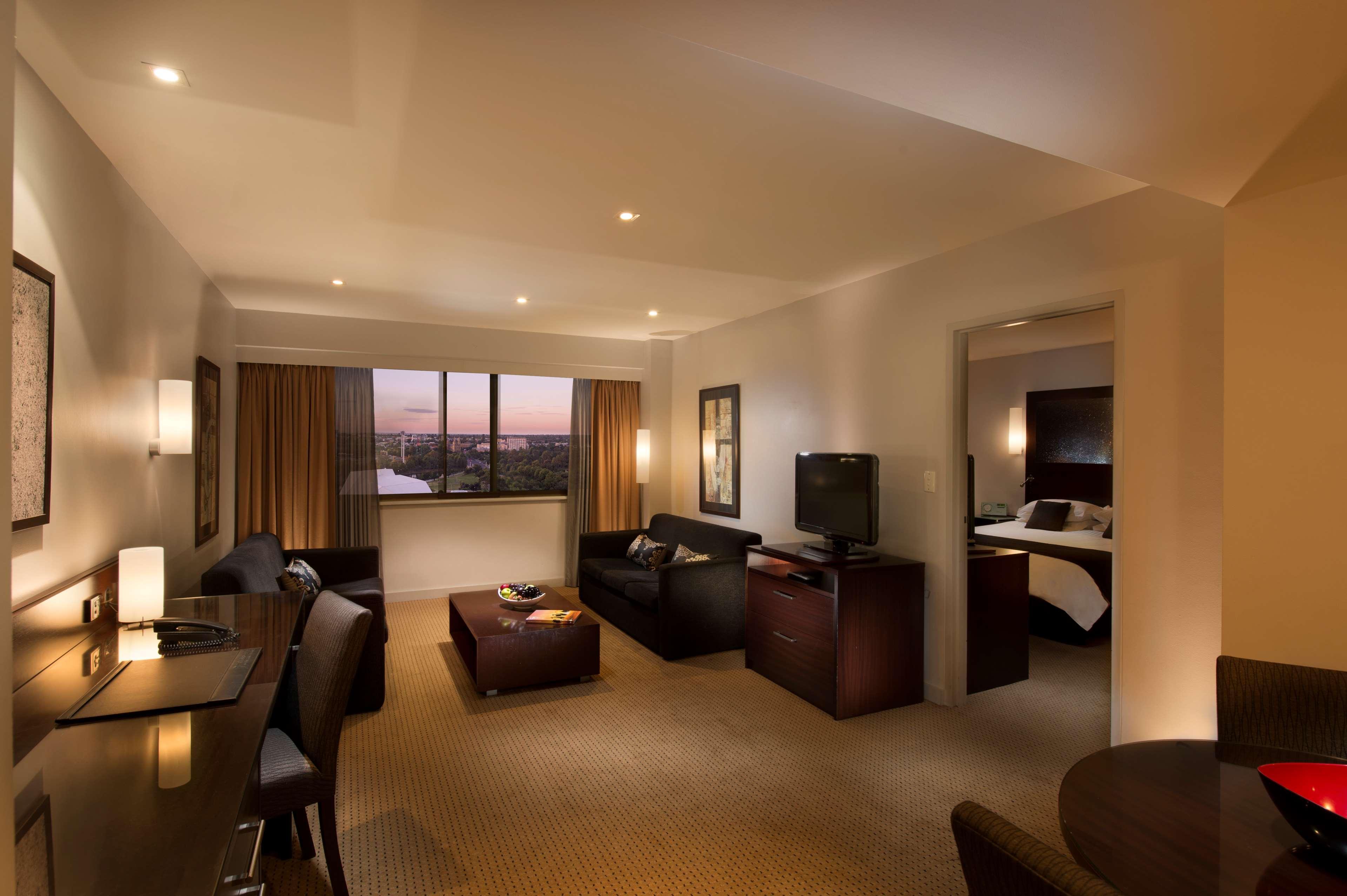 Hotel Stamford Plaza Adelaida Habitación foto A suite at the Westin