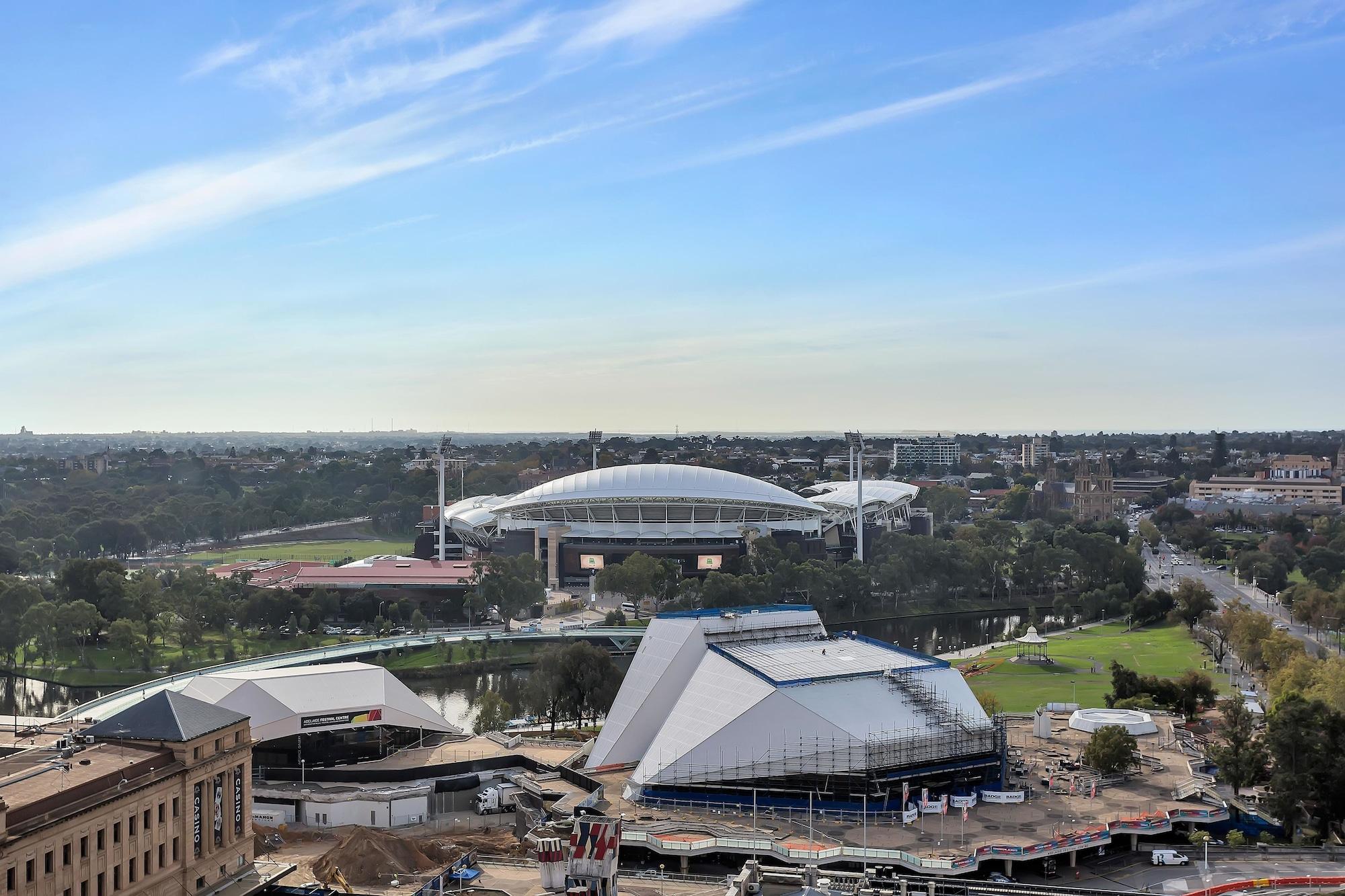 Hotel Stamford Plaza Adelaida Exterior foto The Adelaide Oval, the home of the Adelaide Crows